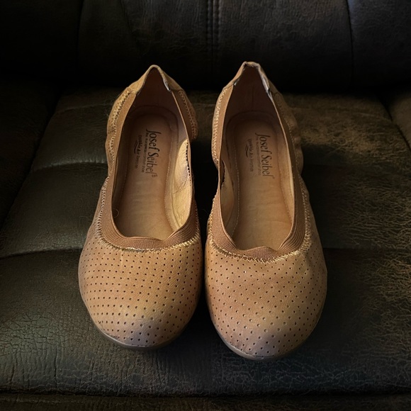 Josef Seibel flats. NWT - Picture 2 of 5